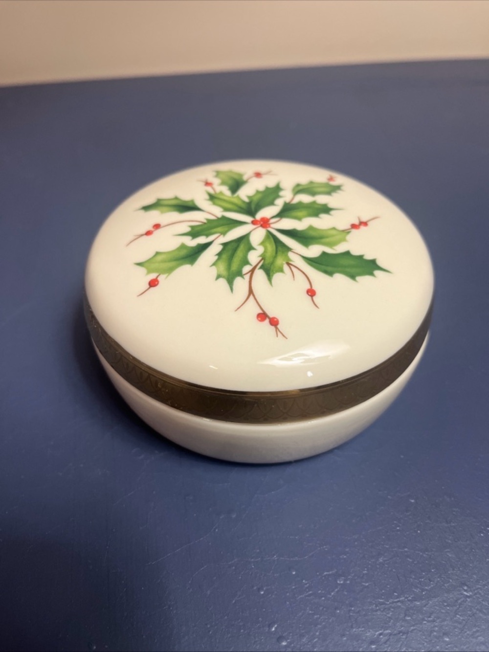 Lenox Holiday Holly Trinket Box - White, Green, Red, Gold
